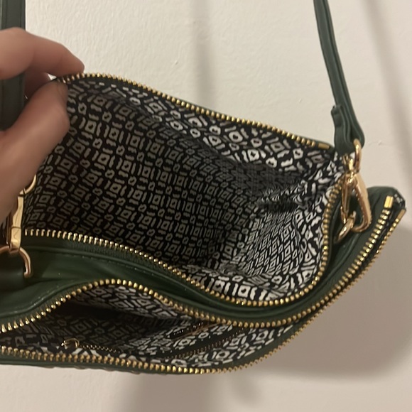 Deux Lux Maribel Double Zip Crossbody Olive Color - Picture 6 of 7